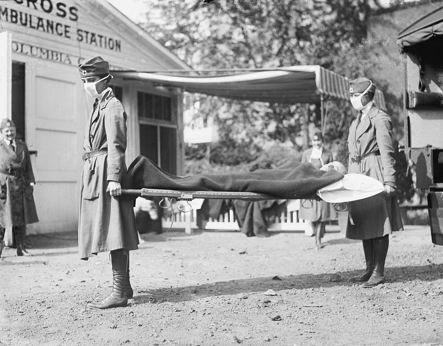 Demonstration at the Red Cross Emergency Ambulance Station in Washington, D.C., during the influenza pandemic of 1918.
